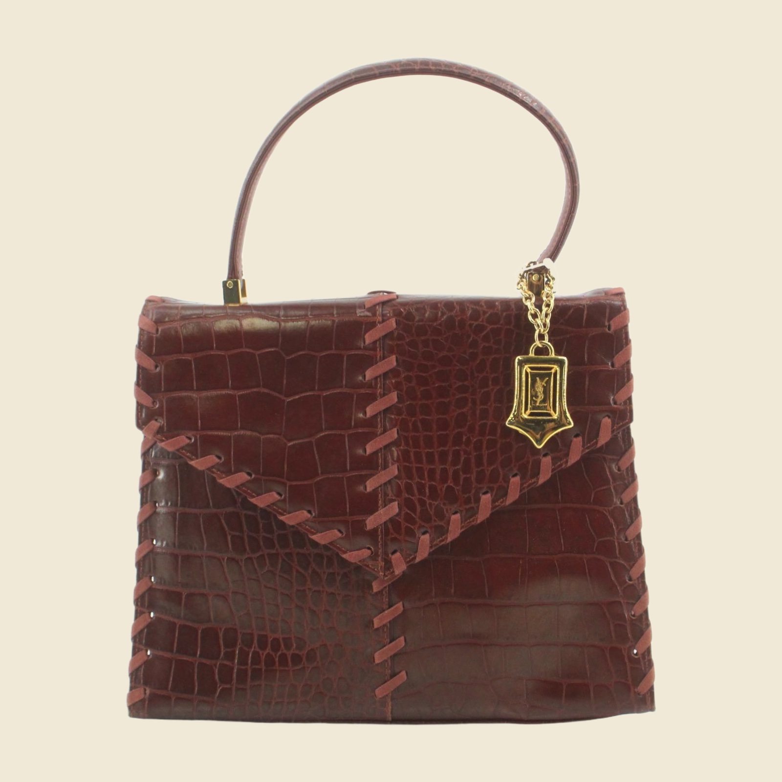 Borsa a mano Yves Saint Laurent in pelle stampa cocco castagna, manico singolo e pendente YSL dorato, vista frontale