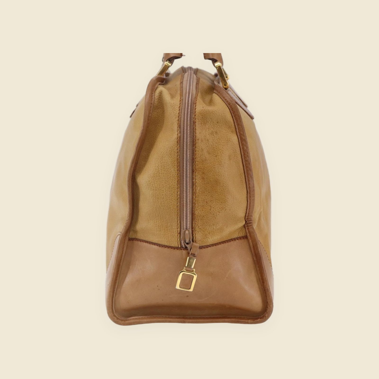 Borsa a mano Loewe in camoscio e pelle color cammello con doppi manici, zip e logo impresso, vista frontale — vista 3