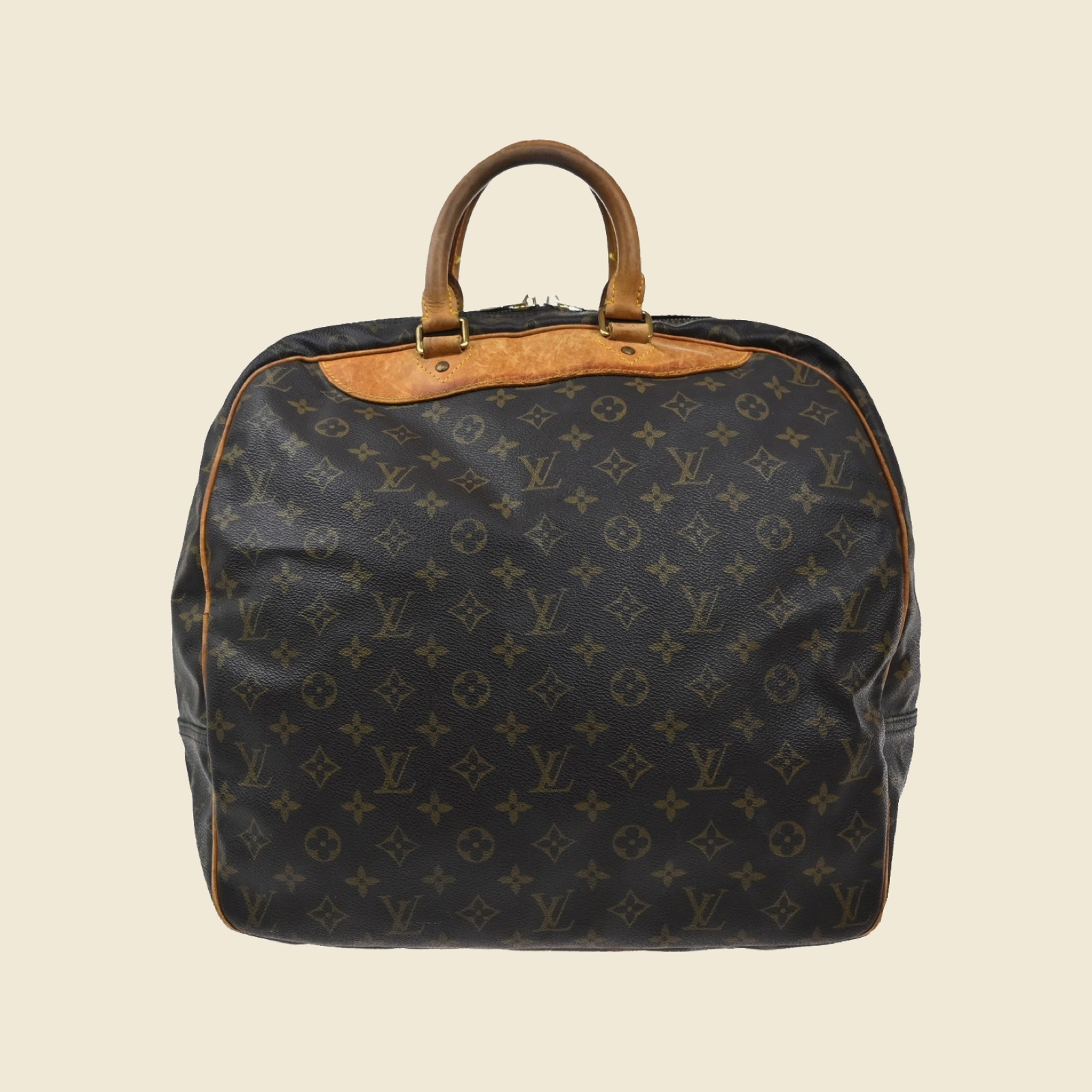 Borsone da viaggio Louis Vuitton in tela monogramma e pelle con doppio manico e tasca frontale con zip, vista di tre quarti — vista 2
