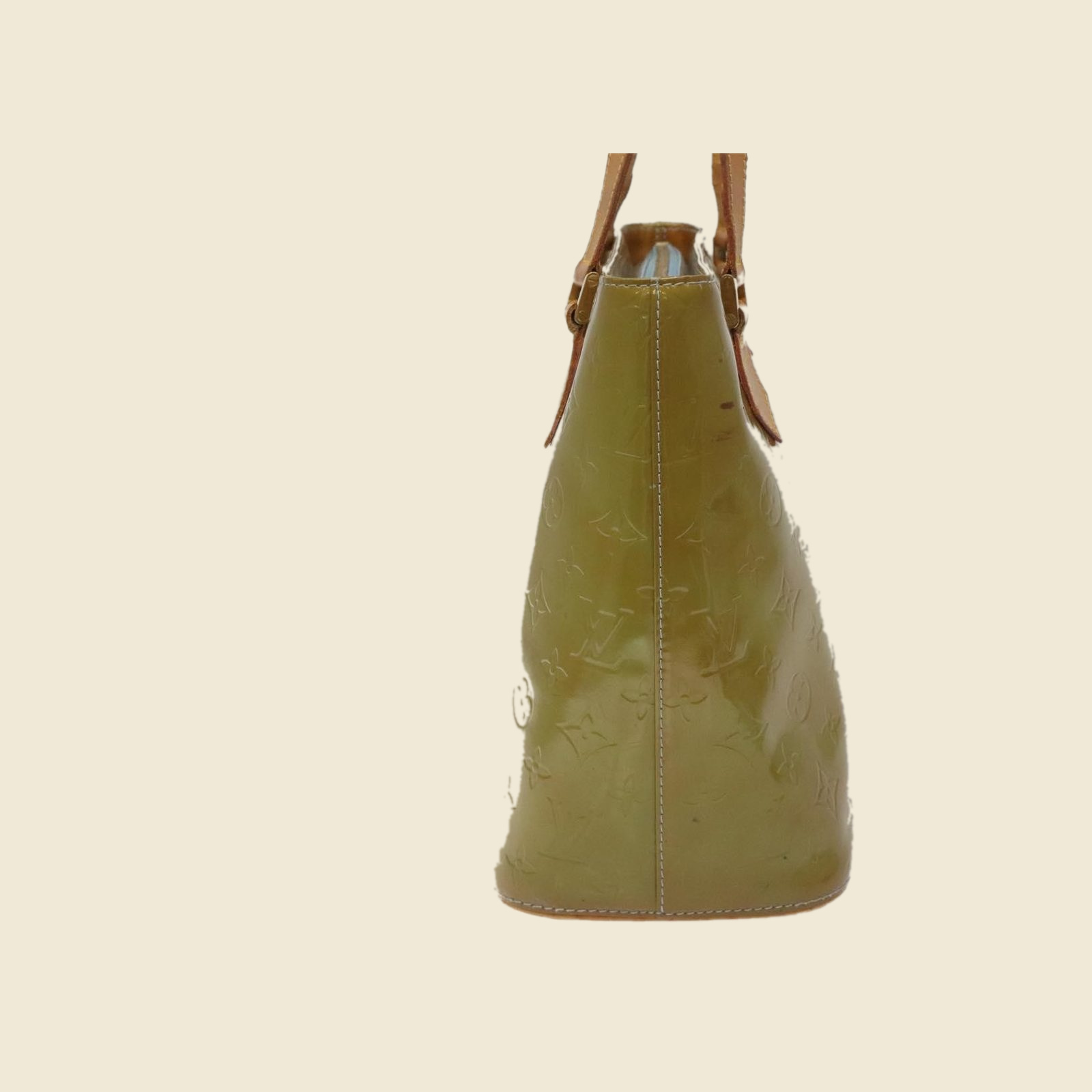 Borsa a spalla Louis Vuitton in pelle verniciata verde oliva con monogramma impresso e manici in pelle, vista frontale — vista 4