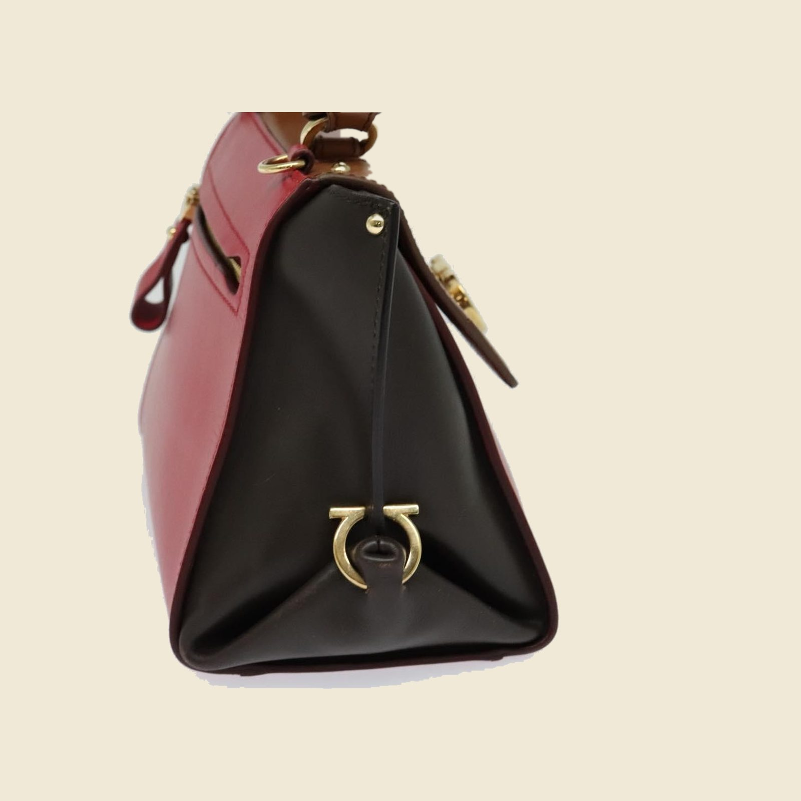 Borsa a mano Salvatore Ferragamo in pelle rossa, cognac e marrone, manico superiore e gancio dorato, vista frontale — vista 4
