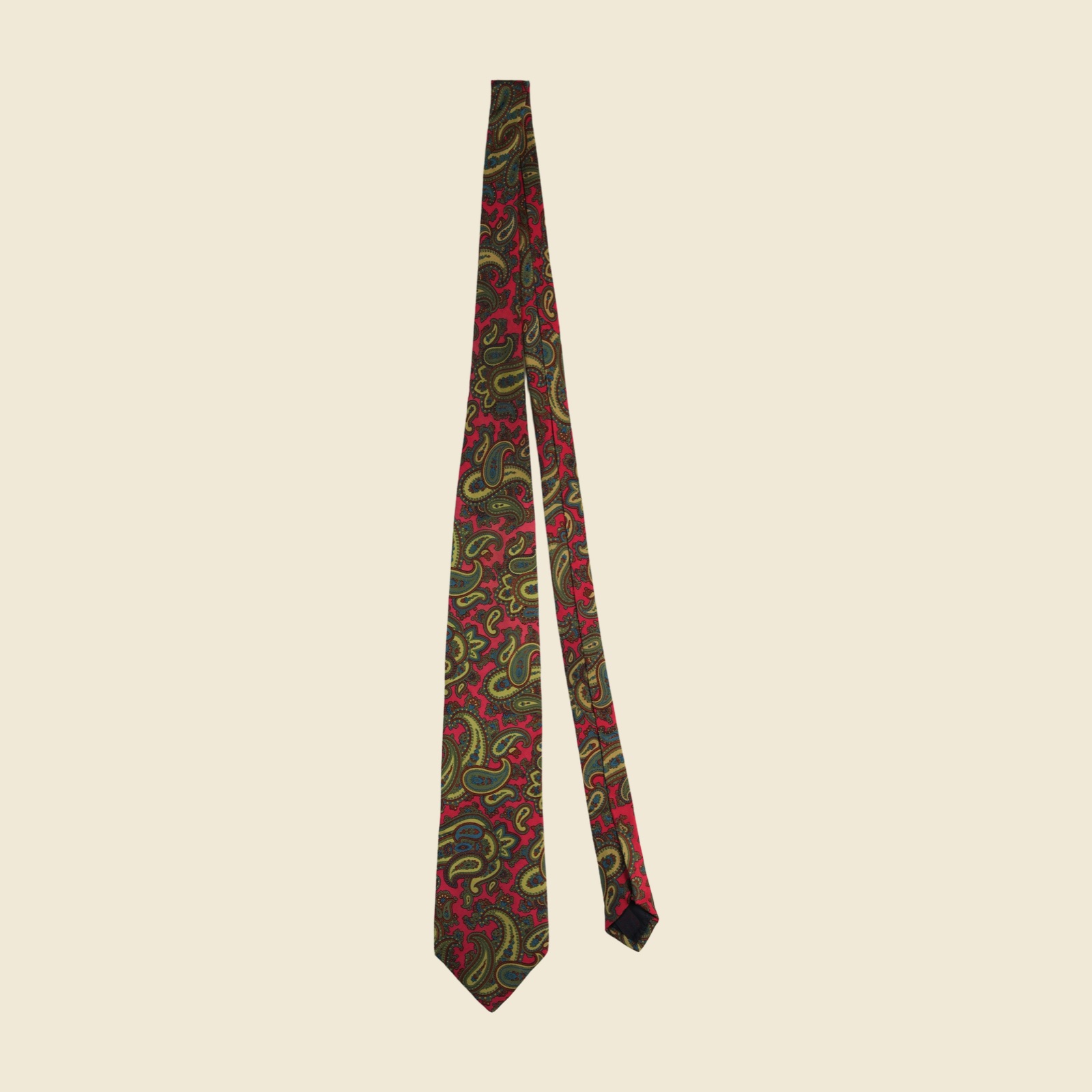 Cravatta Etro in twill di seta con motivo cachemire fitto su fondo rosso lampone, con verde oliva, giallo senape, azzurro e ruggine — vista 2