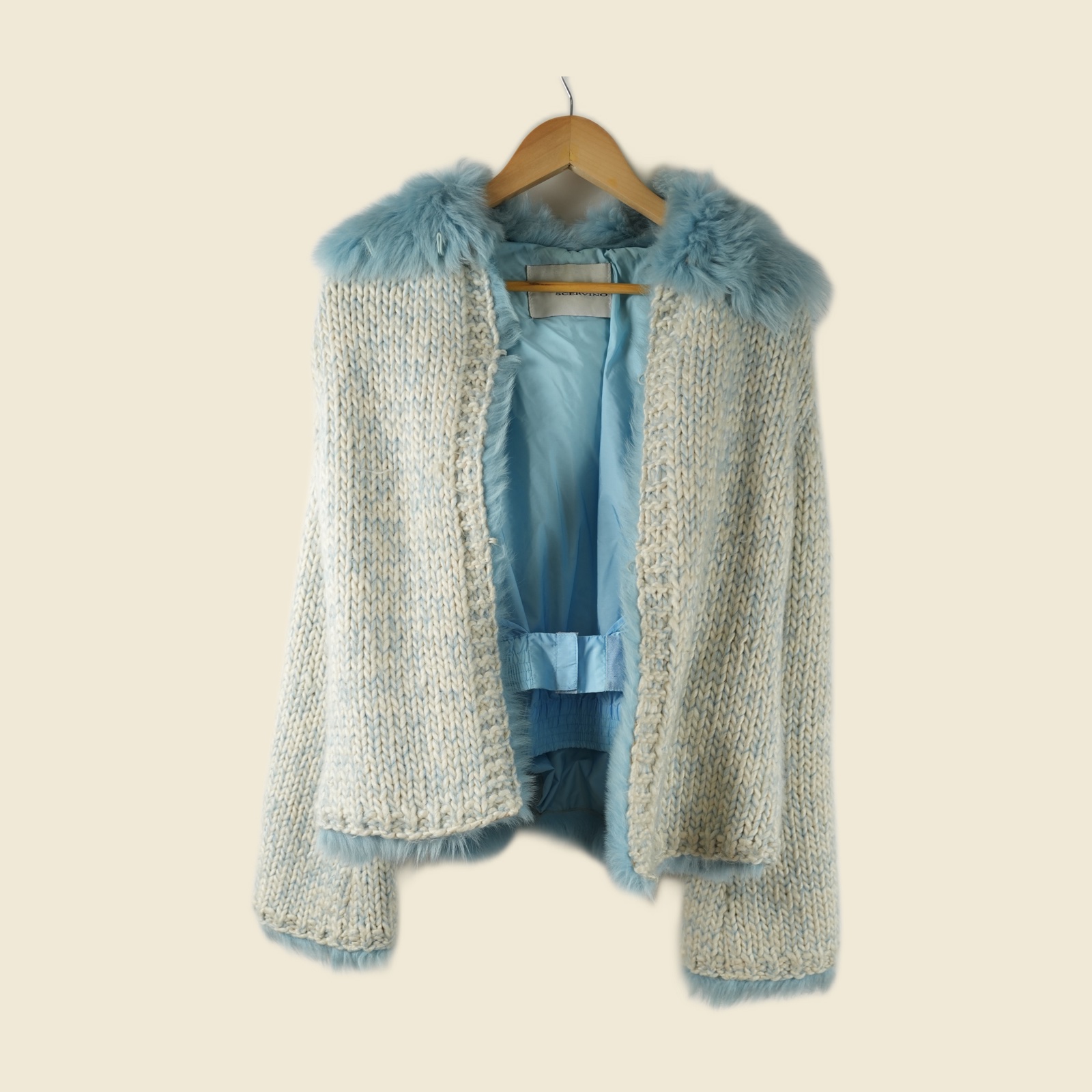 Cardigan Ermanno Scervino in maglia panna con collo di pelliccia di volpe azzurra — vista 4