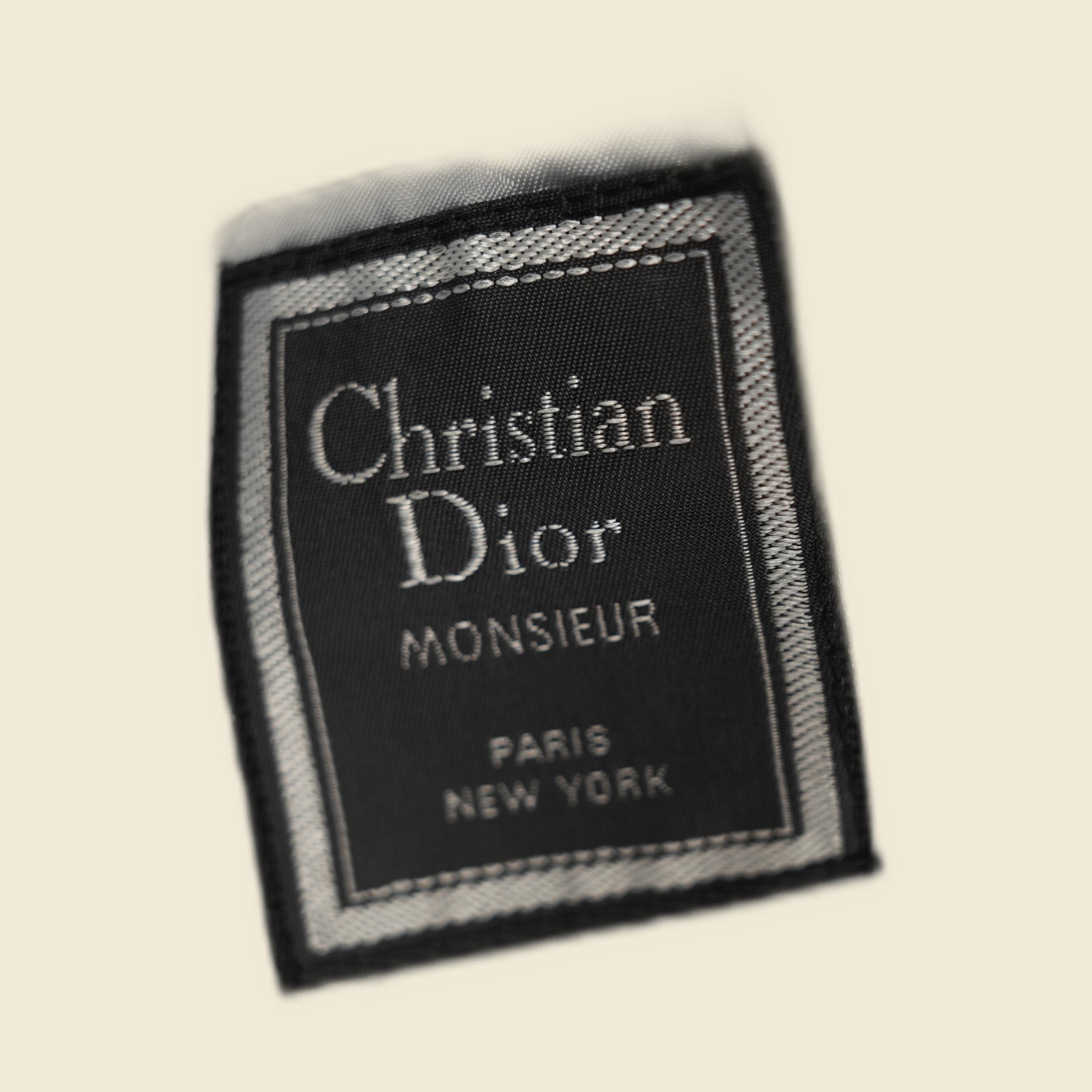 Giacca da sera nera Christian Dior Monsieur con revers in raso — vista 3