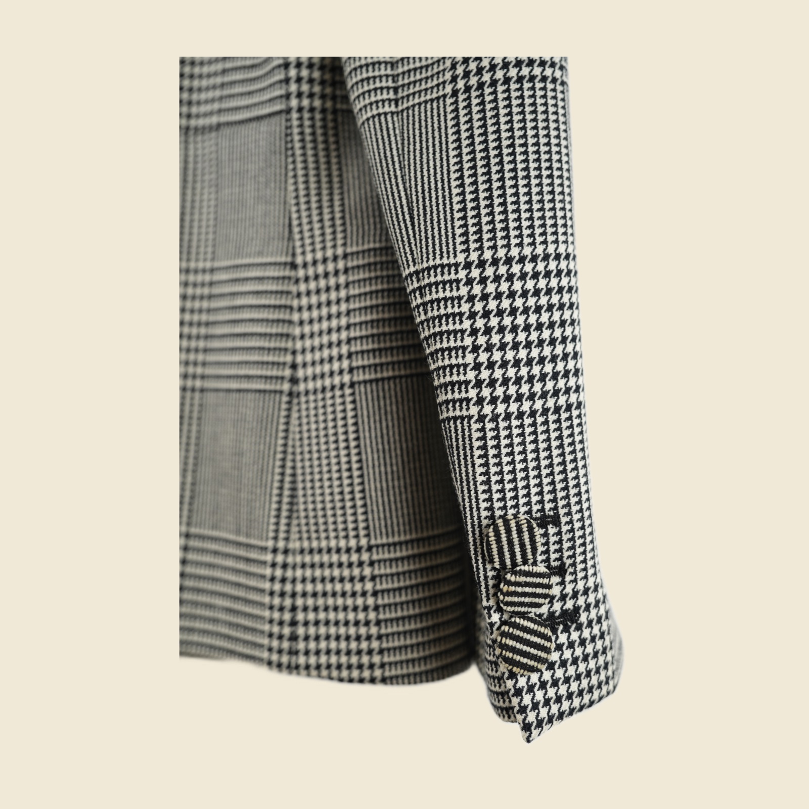 Giacca Giorgio Armani Borgo 21 con collo alla coreana in Principe di Galles — vista 2