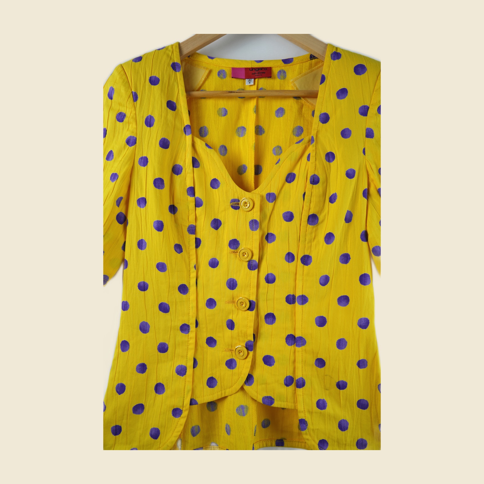 Blusa gialla a pois viola Emanuel Ungaro con spalline — vista 2