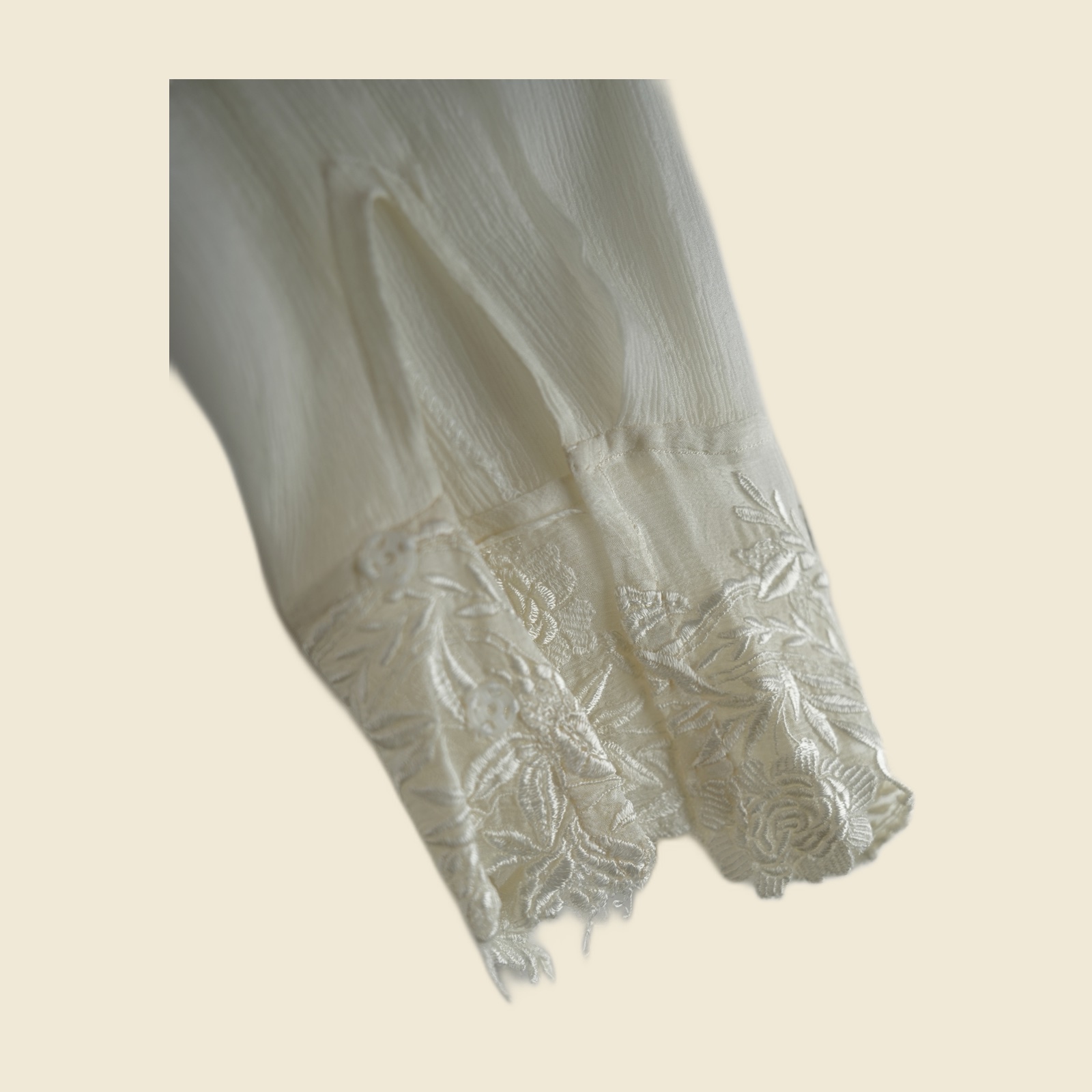 Blusa avorio semitrasparente Valentino Tissus con ricami floreali — vista 3