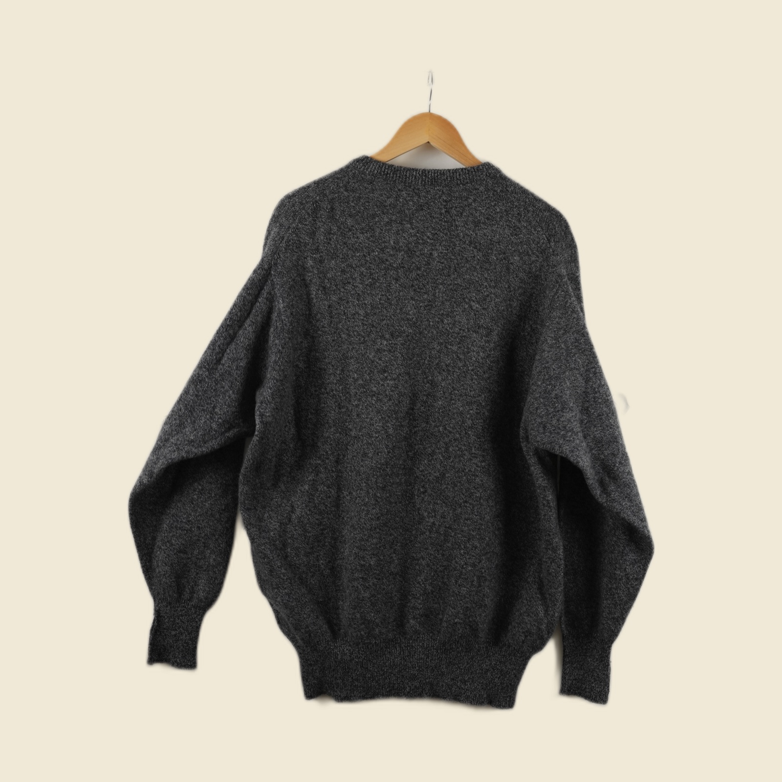 Maglione grigio mélange Barbour con scollo a V — vista 4