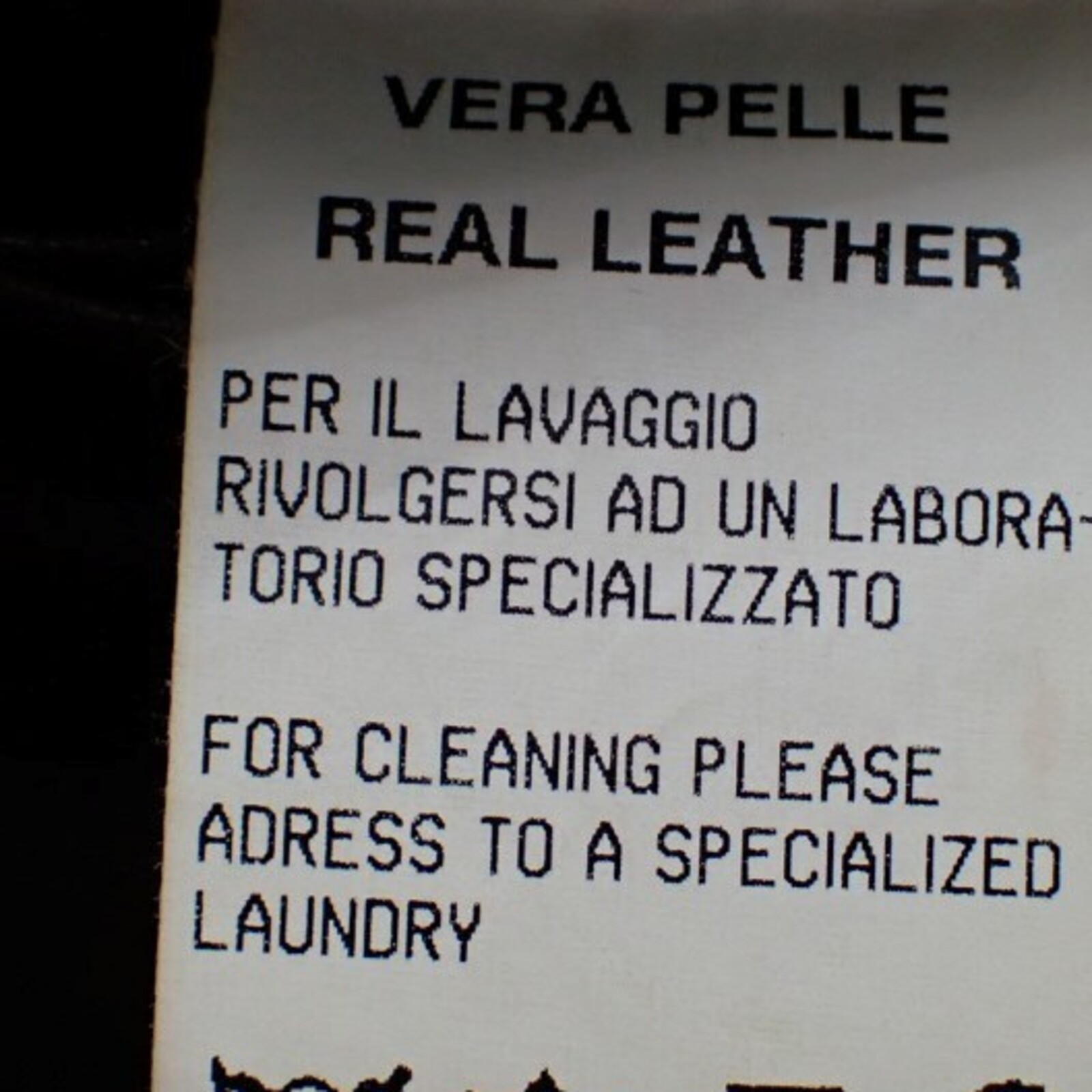 Giacca Dolce&Gabbana in pelle marrone, monopetto, su manichino — vista 4
