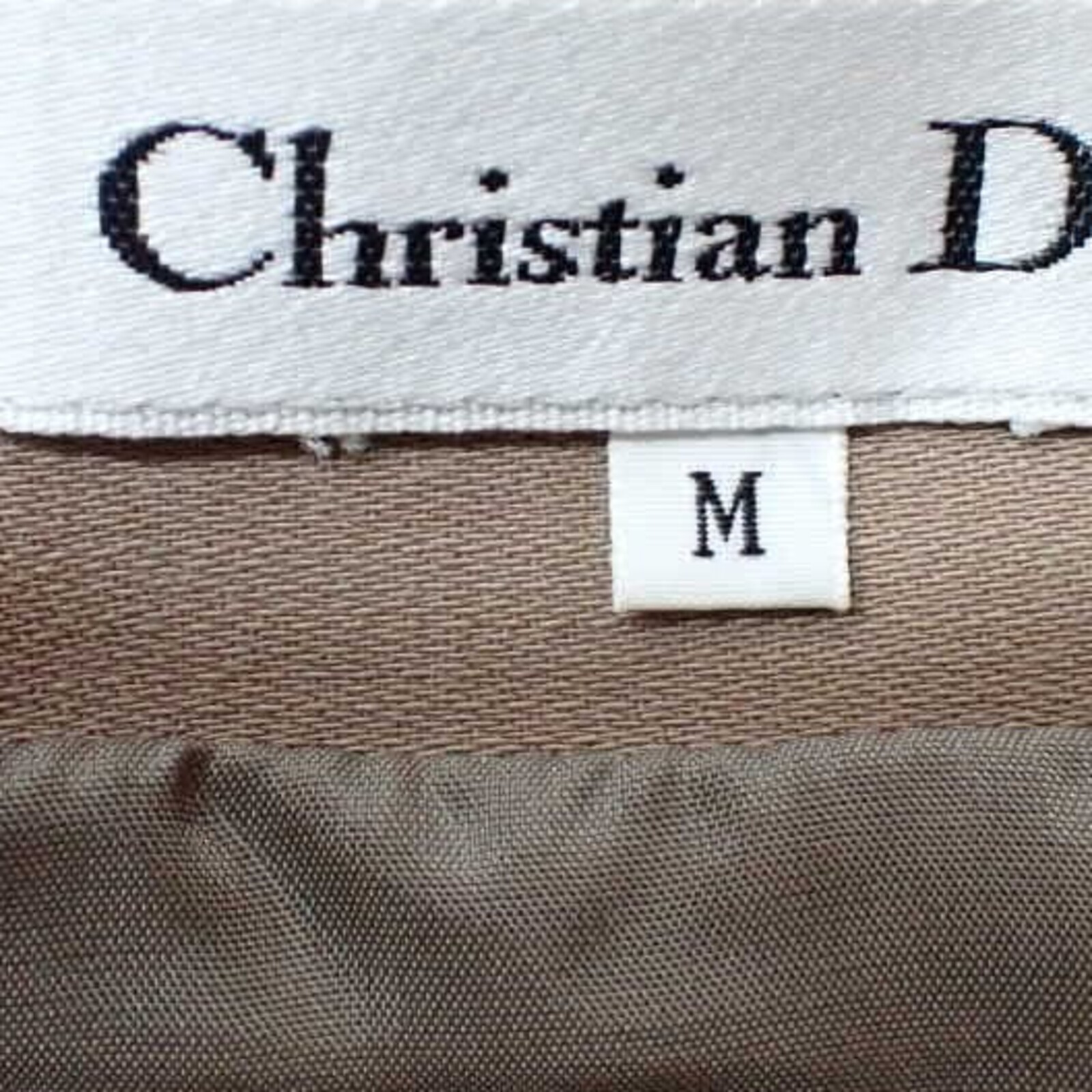 Gonna Christian Dior in lana beige con anello dorato sulla cintura — vista 4